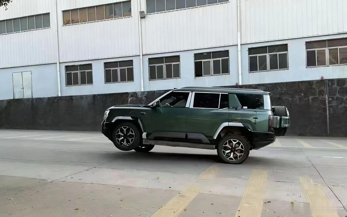 豹5、豹8新后悬架+新云辇P-pro，抬轮换胎，髮国的雪铁龙来了也得叫大哥！ 