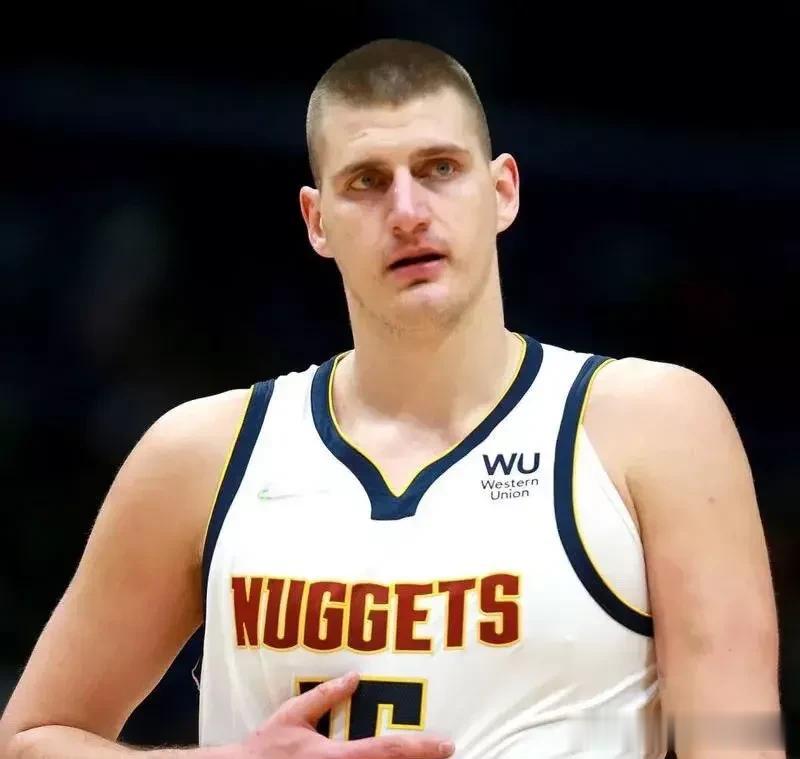 NBA历史上的著名的三双狂魔，现役五人上榜！
1.威少  198次  1094场