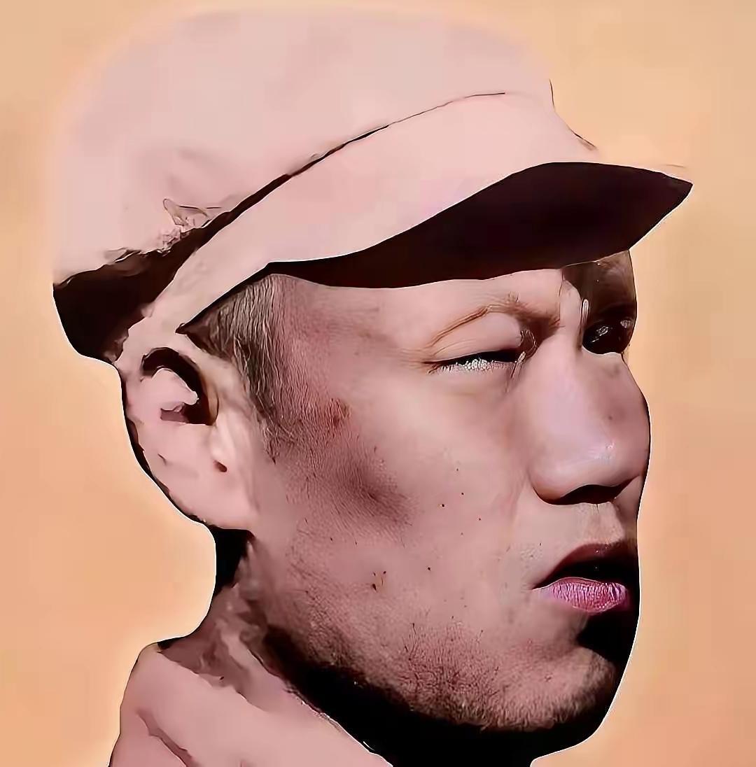 1951年，一个战士给阵地送弹药，却发现阵地上的干部全牺牲了，只剩15个新兵，他
