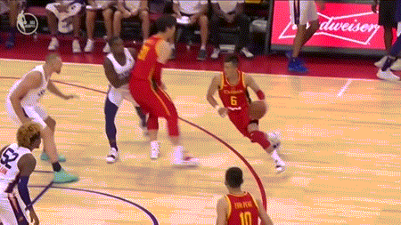 7年前，郭艾伦在NBA夏季联赛的一次转身过人。NBA
