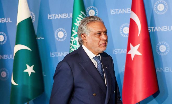 有底了，巴基斯坦电话中国

4月13日，中国外交部长王毅同巴基斯坦副总理兼外长达