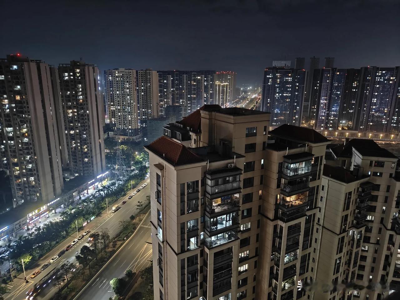 现在买惠州大亚湾的房子轻轻松松。
之前的深圳坪山上班的一个同事，最近选择了在大亚