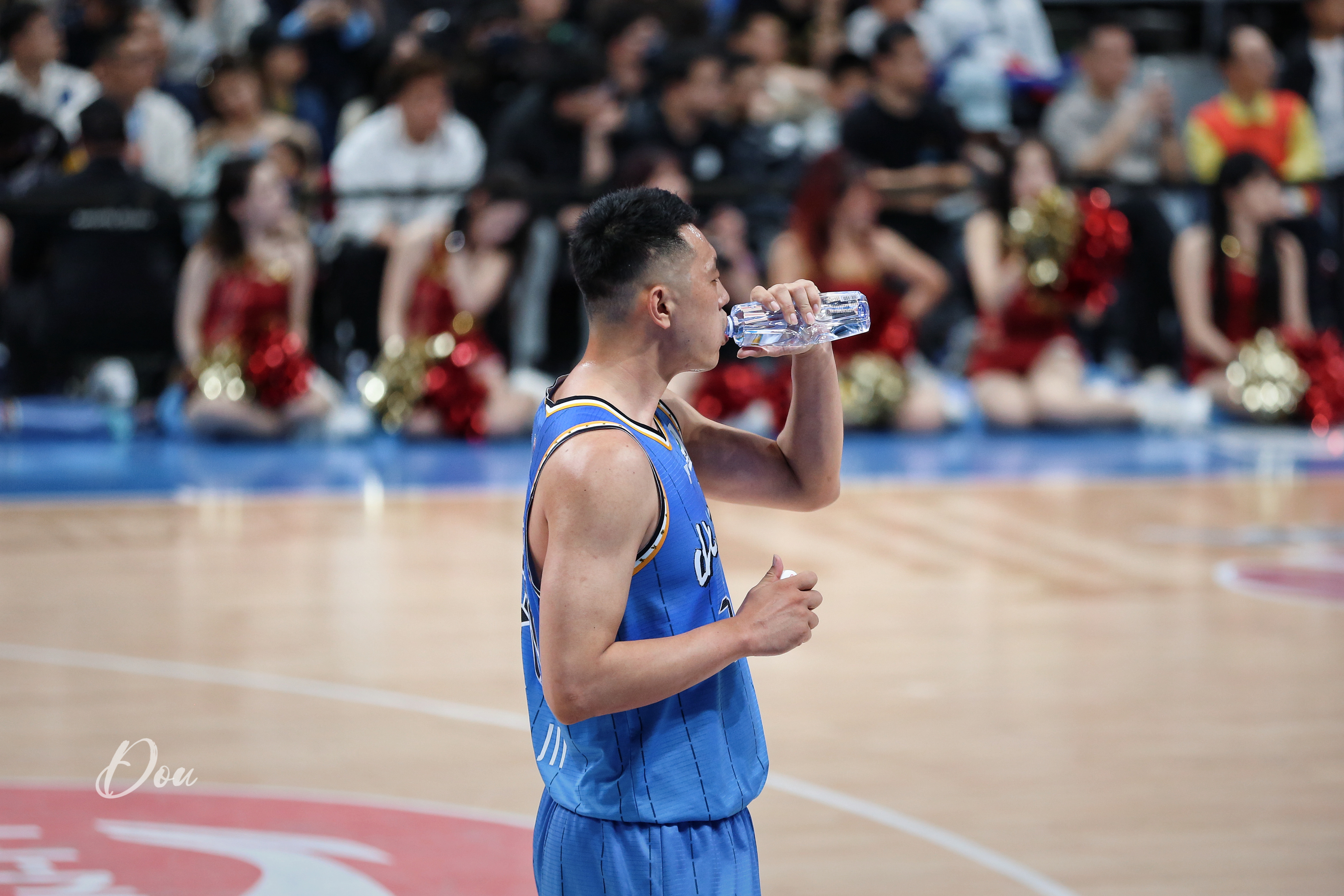 昨天去看了总看的两支队，弗格太超格了上海还让了两个主力外援这就算上了赵睿曾凡博也