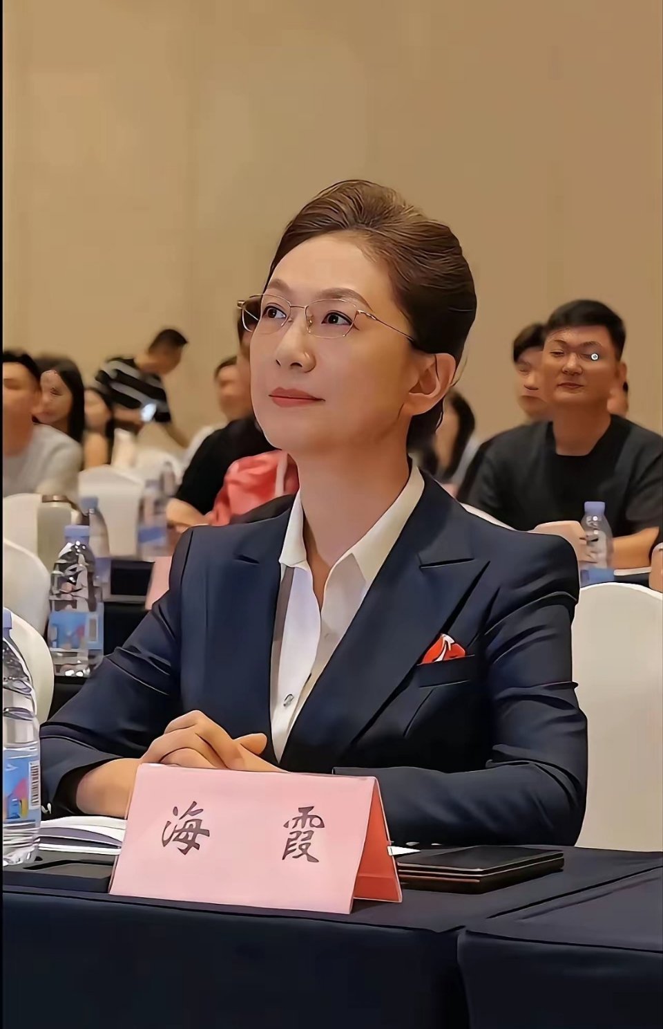 不懂就问，海霞当官了？ 