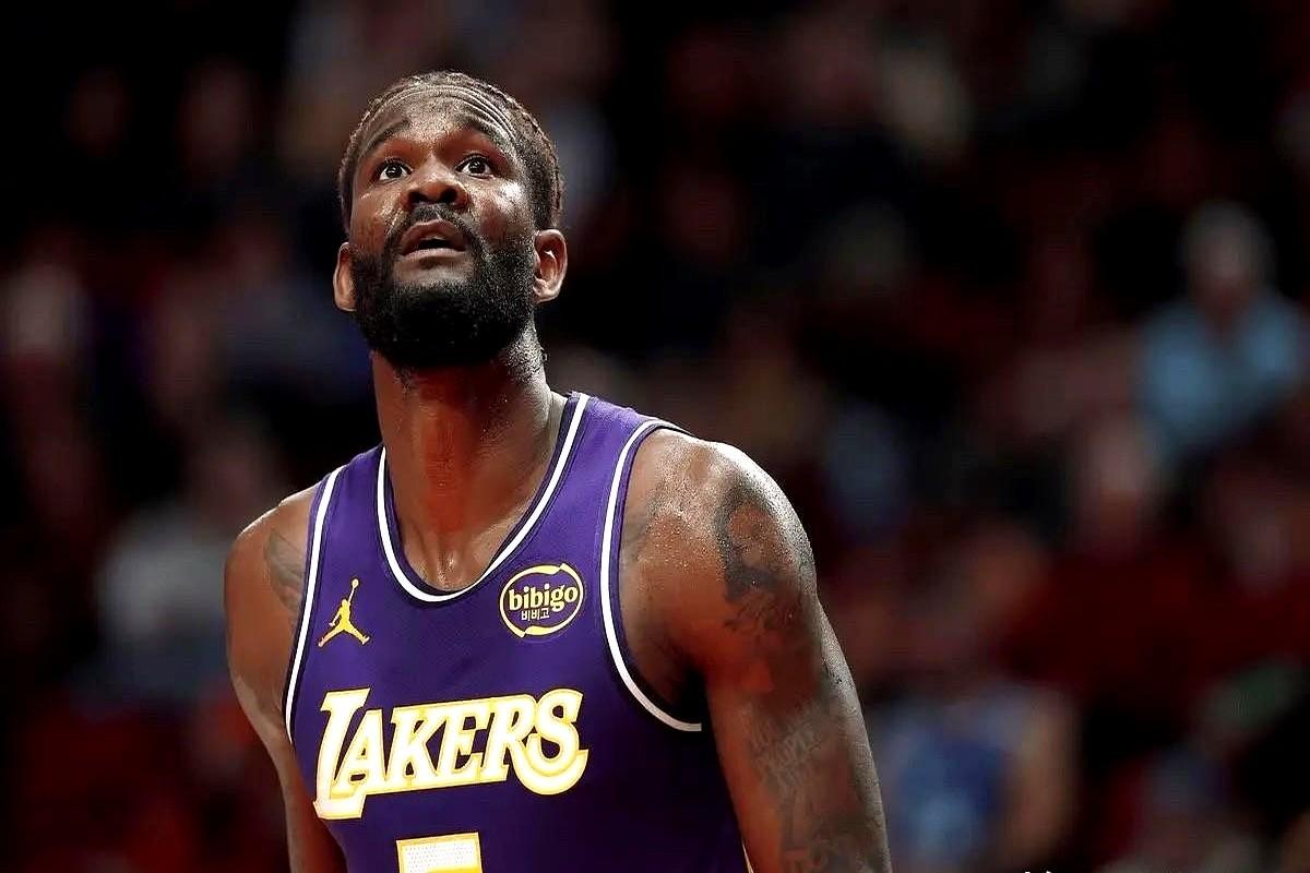 湖人现在的问题真挺扎眼，核心就是球员运动能力太普通，直接拖累防守和快攻。你看外线