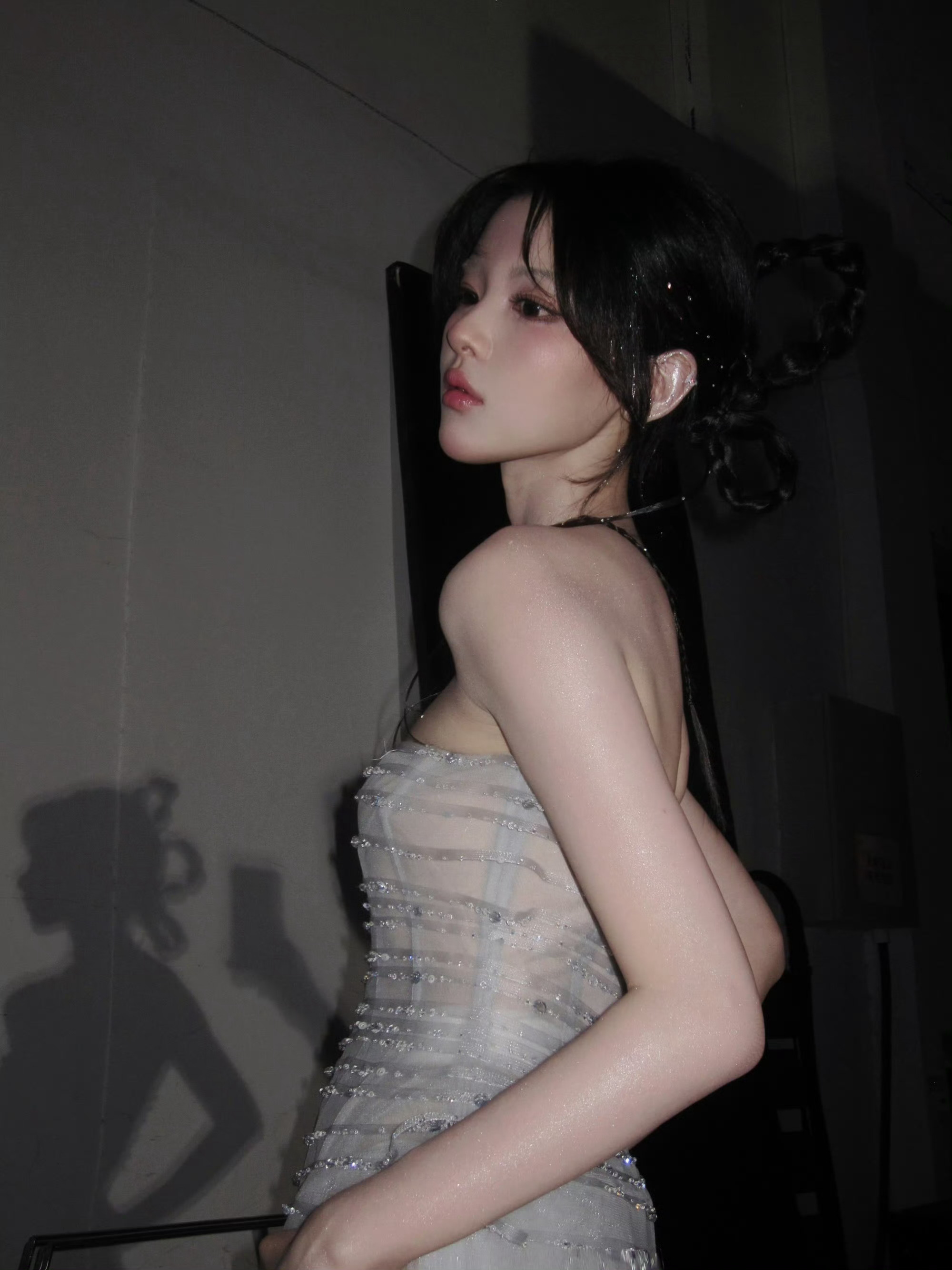 墙上的倒影很曼妙杨超越0731生日快乐