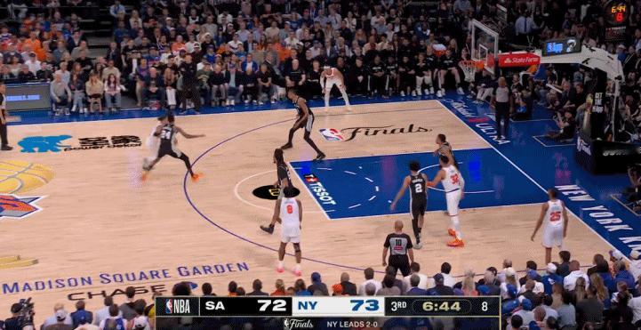 哈特证明了，当你彻底不管他之后，他是真的能投进，还是好几个。NBA