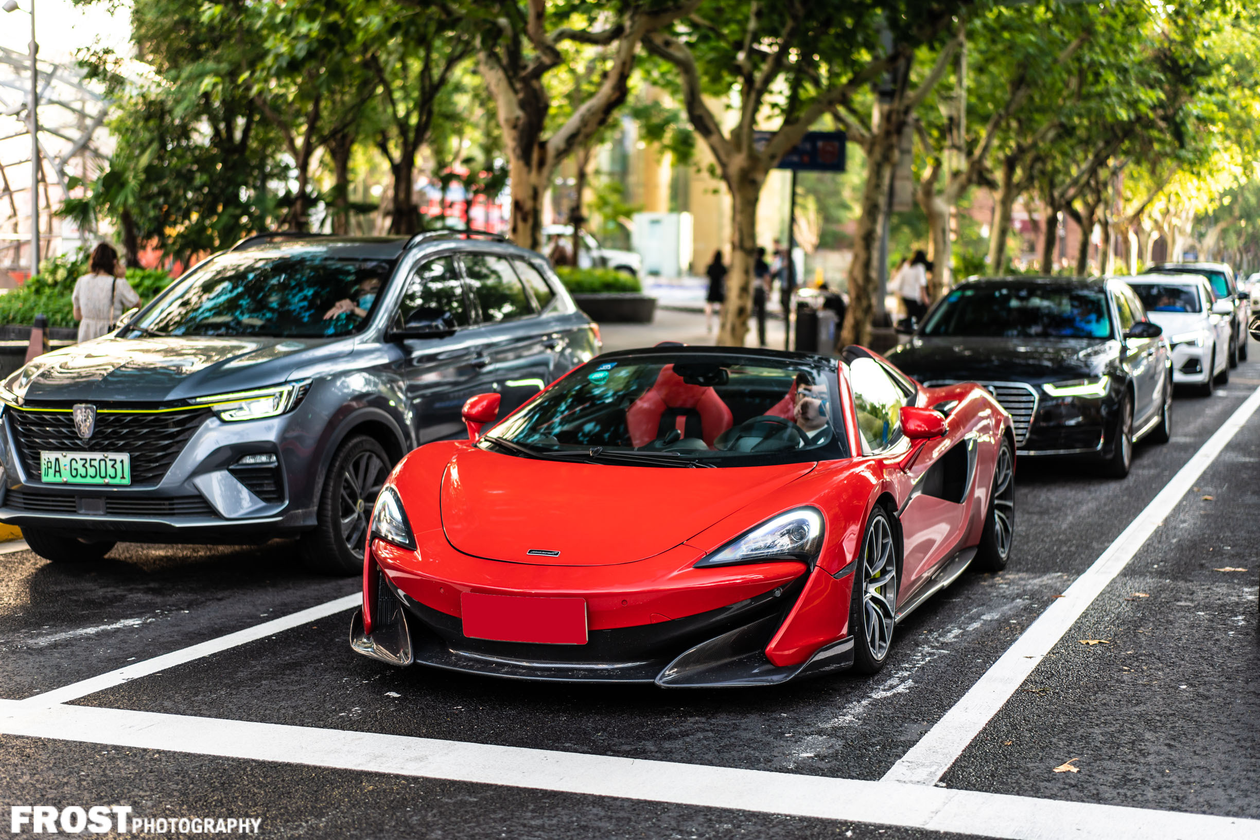 每一辆都很经典，上海新天地附近街拍各种迈凯伦虽然这些设计有点年头了，但依然不过时