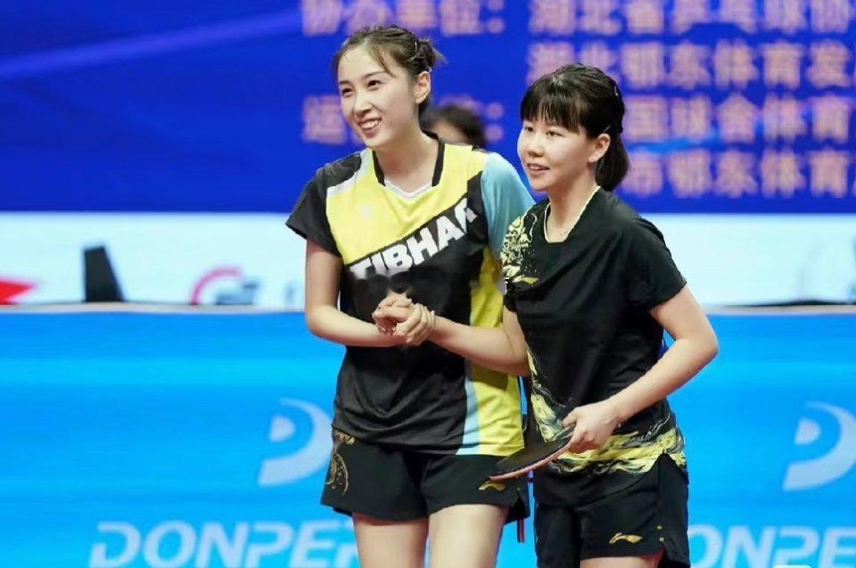 陈幸同钱天一vs丰塞卡克雷斯波多哈世乒赛女双1/32晋级赛，陈幸同钱天一首秀即将