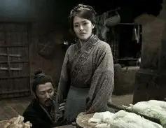 面对曾经羞辱过自己的嫂子，刘邦登基后是怎么对待她的？

那时候的刘邦，不像其他兄