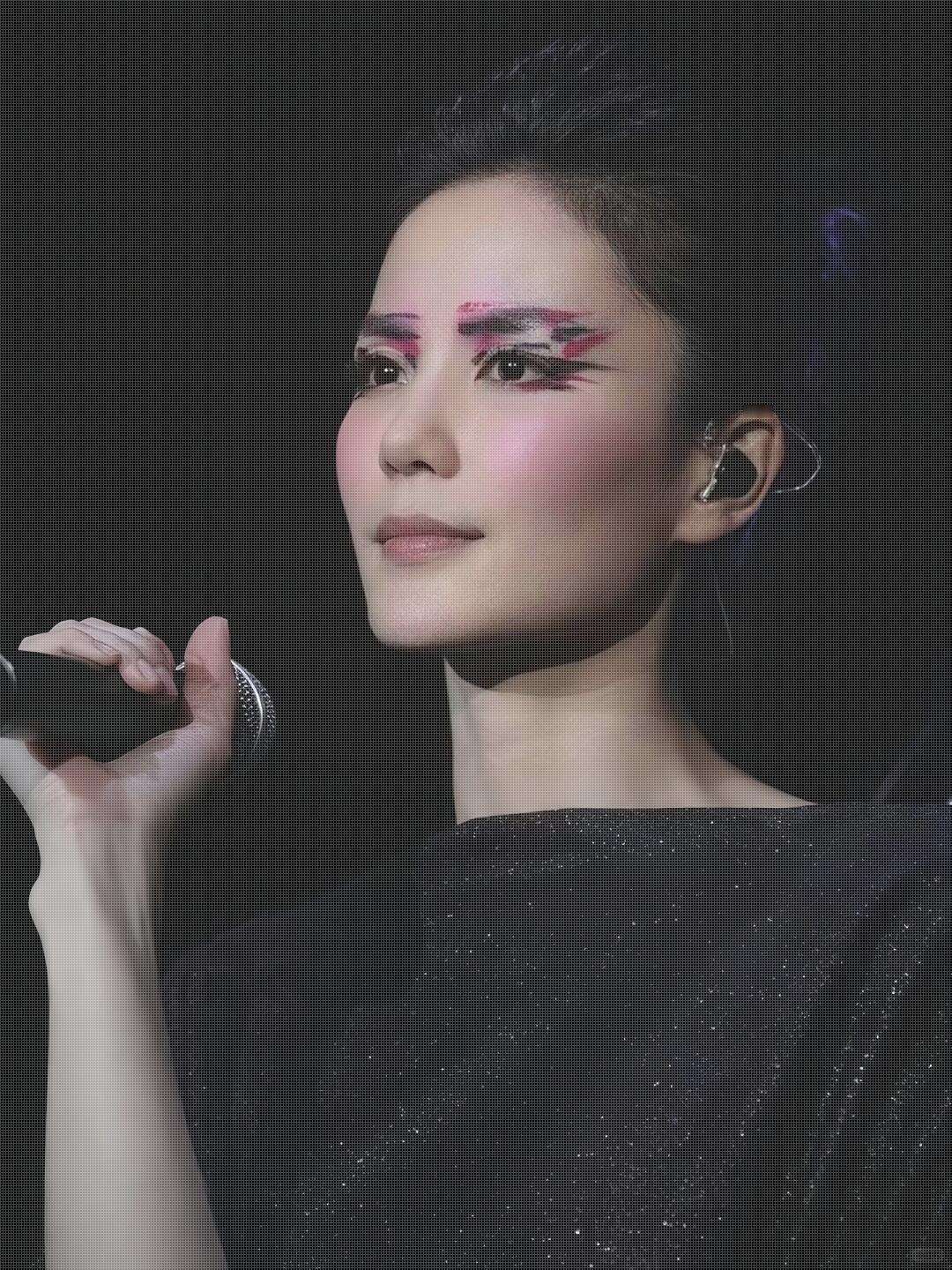 王菲的“不解释”，为什么我们学不来？ ​​​