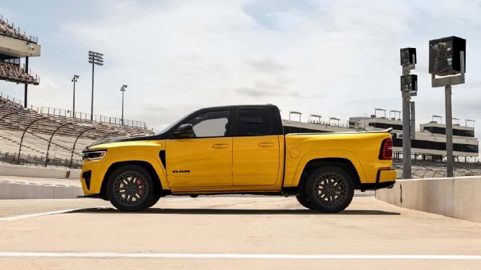 Ram 经典 Rumble Bee “大黄蜂” 回归，2026 年 5 月 20