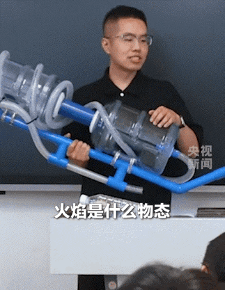 火到央视了！江西一位物理老师，为了给同学们讲解内燃机原理，直接自制了一个简易“等