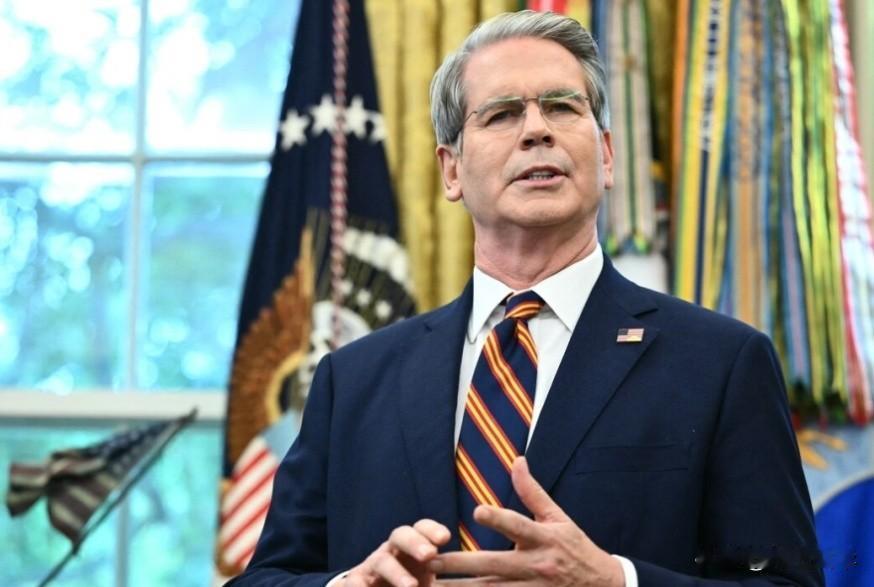 霍尔木兹海峡突然姓“美”了，美国消费者新闻商业频道报道，贝森特3月16日外界宣布