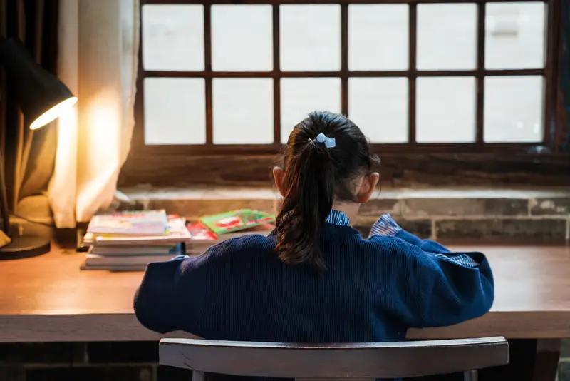 大学同学这一路真的太苦了，遇人不淑还得硬扛着两个孩子，这份韧劲换谁都得佩服！她能
