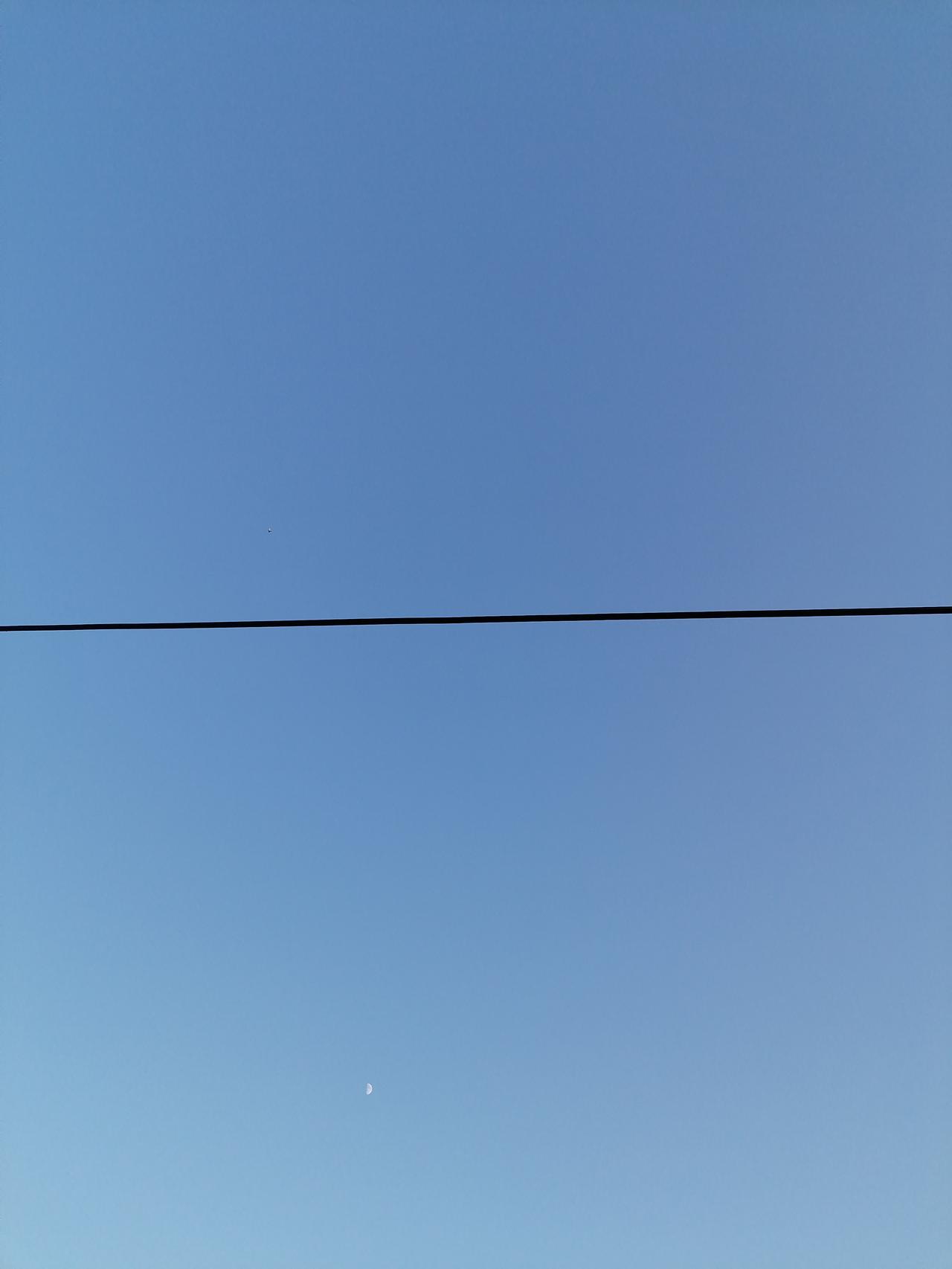 虽然现如今欠钱都是大爷，但是能想着还的还算是好人吧？
我有一个小学同学，小时候因