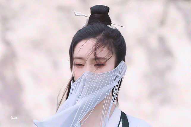 #孟子义剧集综艺均获德塔文认证# 孟子义在花琉璃轶闻里面的演技我们有目共睹，多多