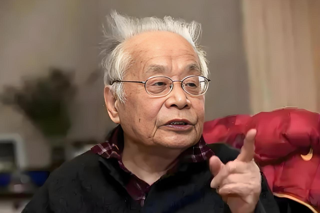何祚庥是科学家还是哲学家？他是个玩家，他玩自己，也玩观众，还玩他的粉丝。中国传统