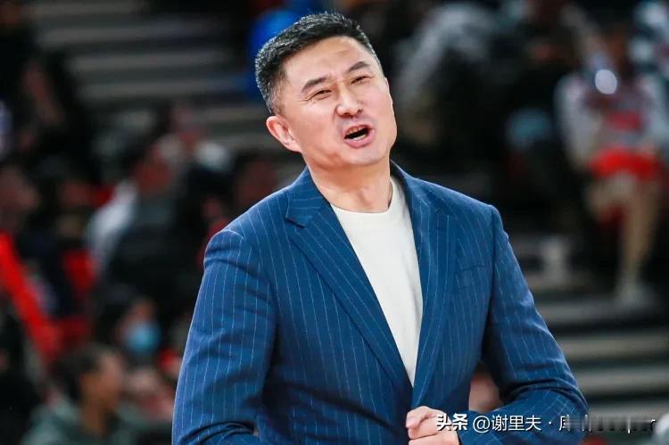 宏远坐拥9国手+3nba巨星，竟然爆冷输山西，杜锋经过一场揭幕战的惨败，看出宏远