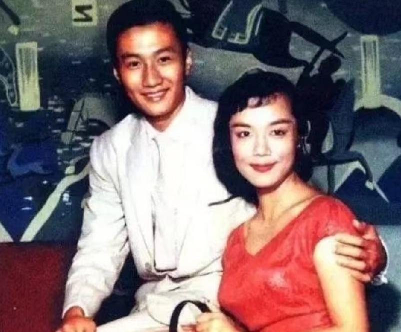 谢贤这辈子谈了5段感情，每次都是他主动提分手，可没一个人骂他渣。

你猜怎么着？