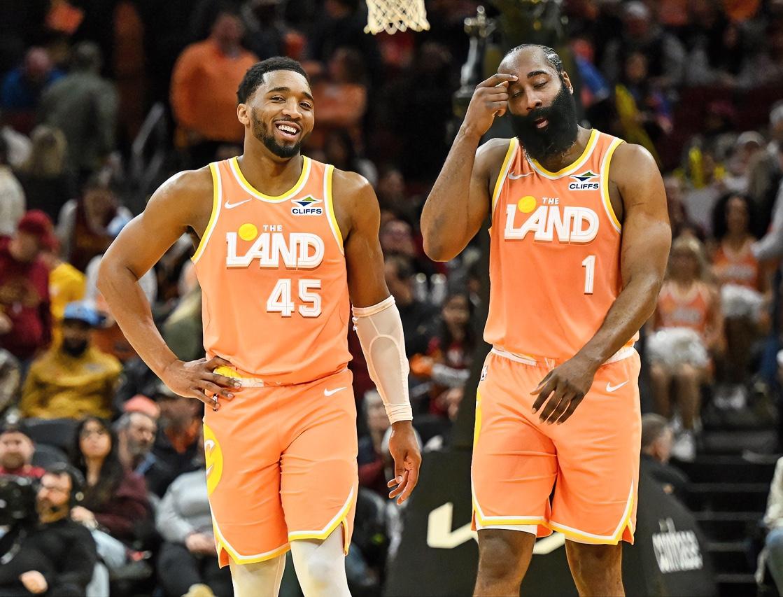 哈登：米球王，这ESPN预测骑士对阵爵士胜率高达88.8%，你慌不慌？？？
米切