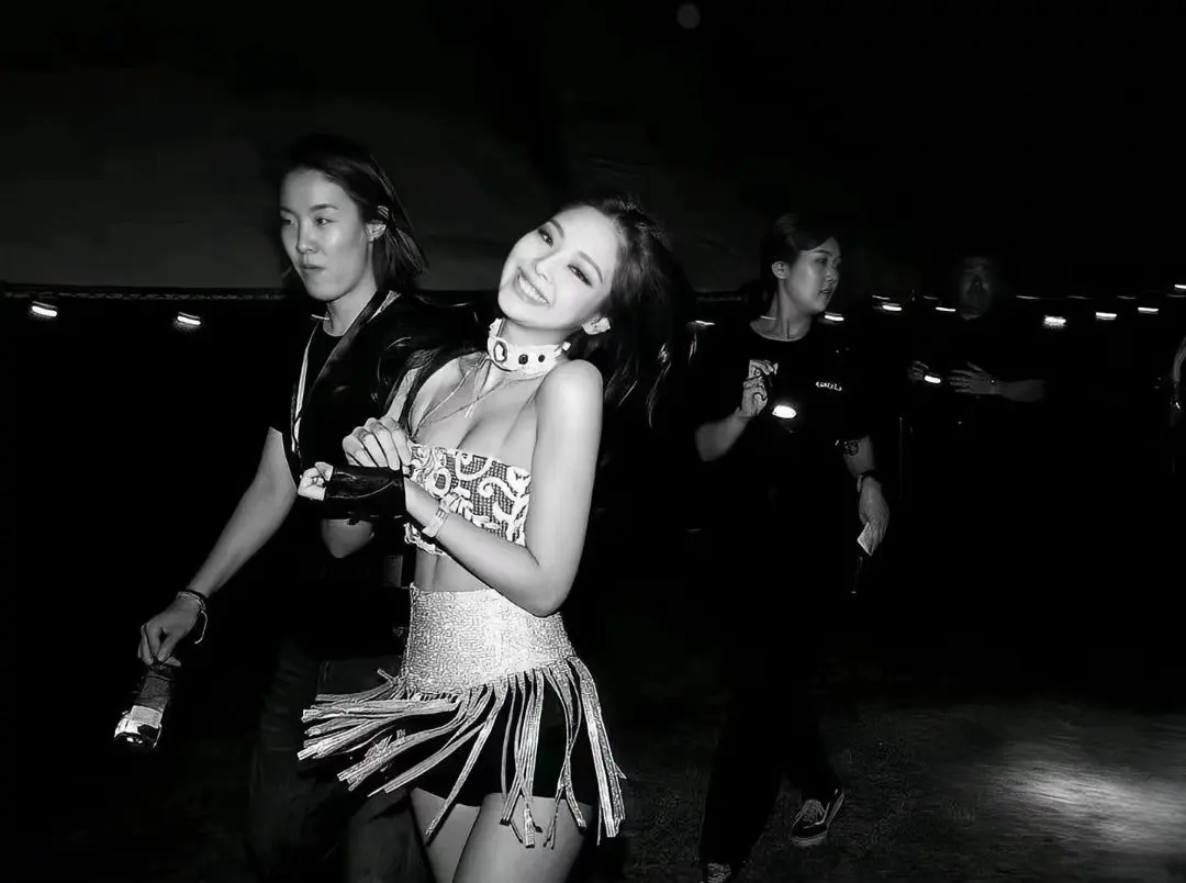 金珍妮jennie jennie jennie金智妮 jennie金珍...