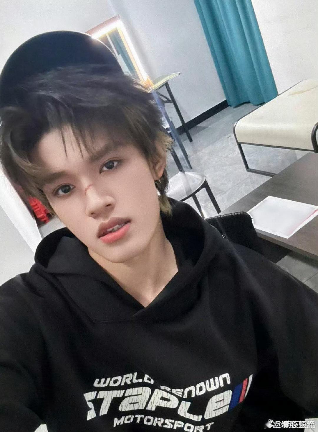 网传张极参演声生不息华流季张极音综适配度 当网传张极将踏上《声生不息华流季》的舞