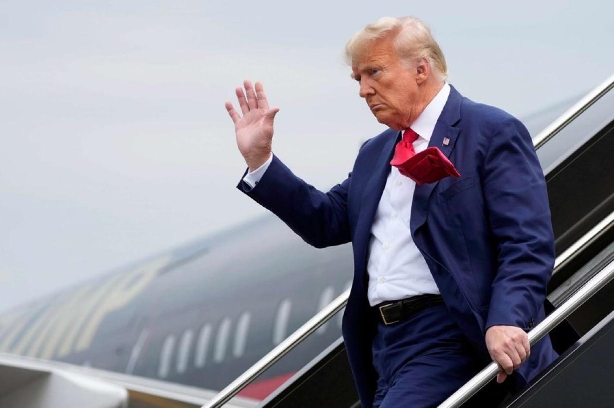 特朗普在伊斯兰堡会谈前对《纽约邮报》表示：

- 一条不可谈判：伊朗必须放弃核武