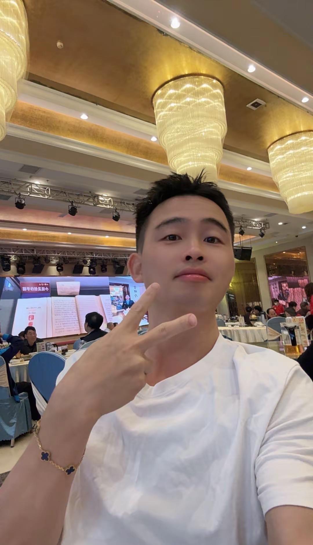 飲早茶時間 好久唔返嚟吴川飲早茶了  在这个喝早茶了 我感觉大部分都是在为了孩子