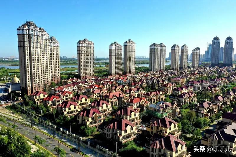哈尔滨楼市：

楼市分化十分明显，作为哈尔滨改善标杆的群力新区，去年房价稳住1.