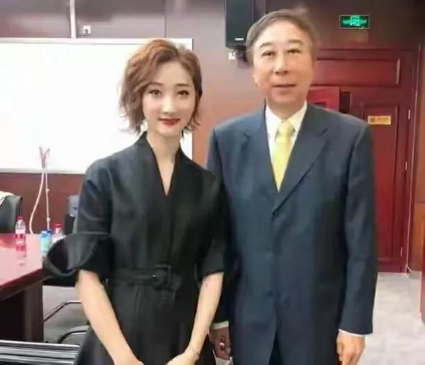 冯巩
艾慧
夫妻照