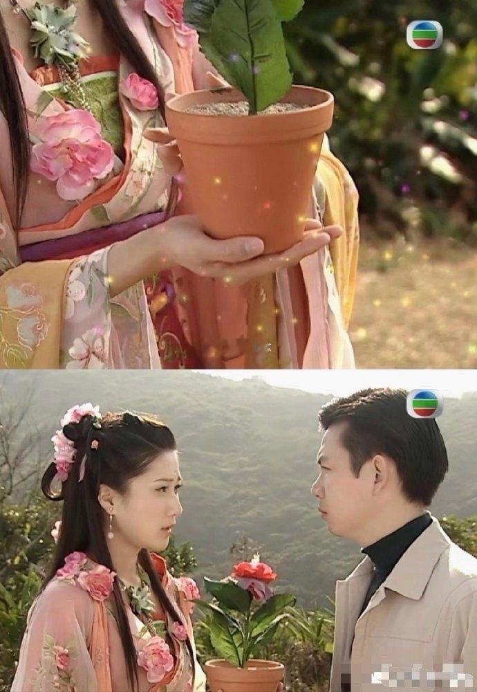谁能想到这是喜剧片的妆造！演员居然撑住了 ​​​