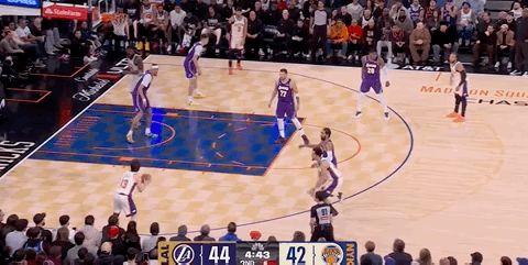 湖人暂停！被反超了！尼克斯打出7-0高潮！湖人vs尼克斯