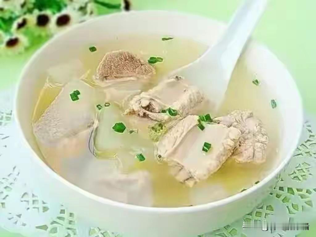 夏季养生首选：清甜解暑的冬瓜大骨汤完整制作教程

亲爱的朋友们，夏天来了！这几天