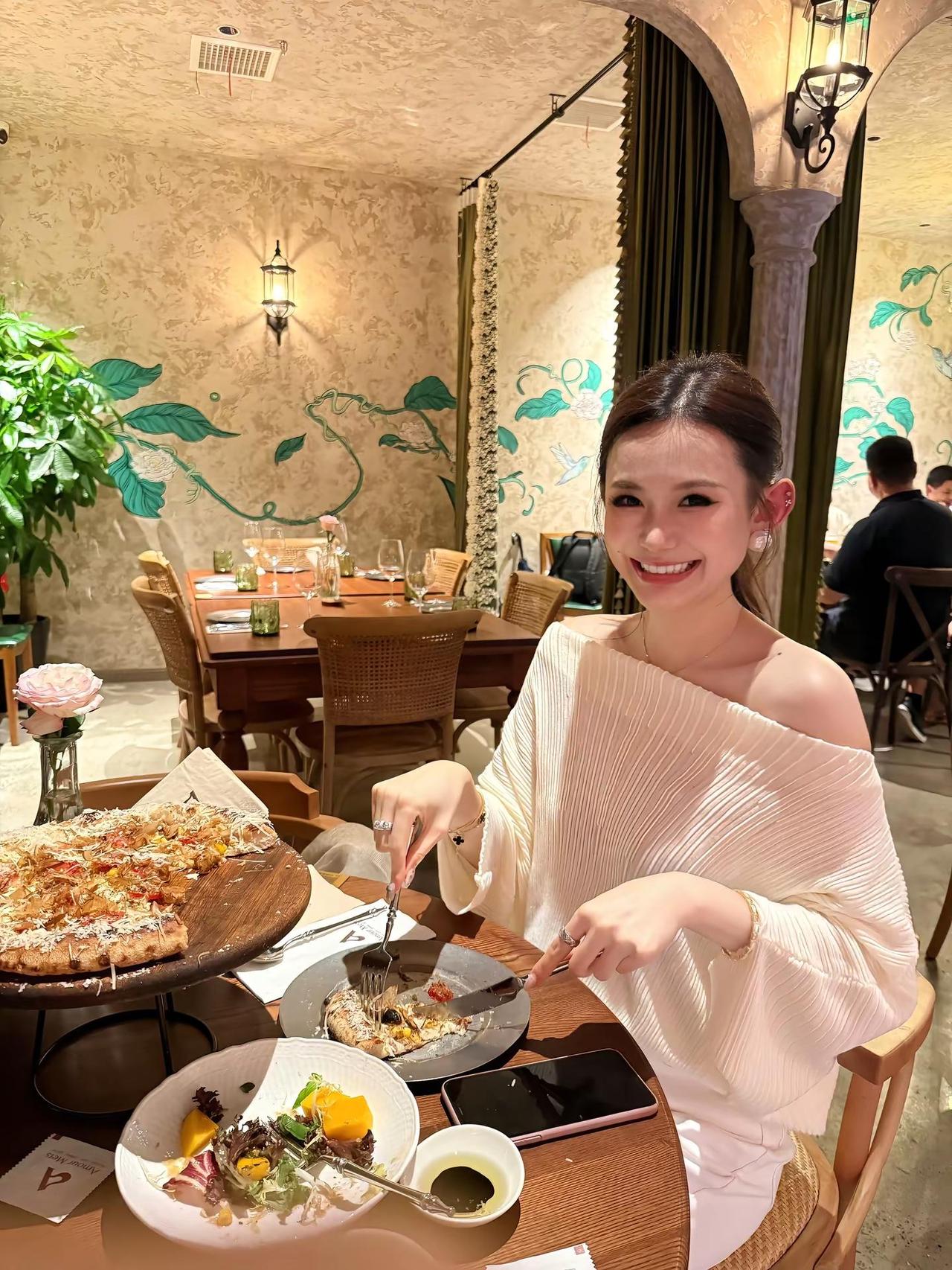 秋季🆕上新～图中的所有款在8.20号 下午13：30直播上新！等你😘