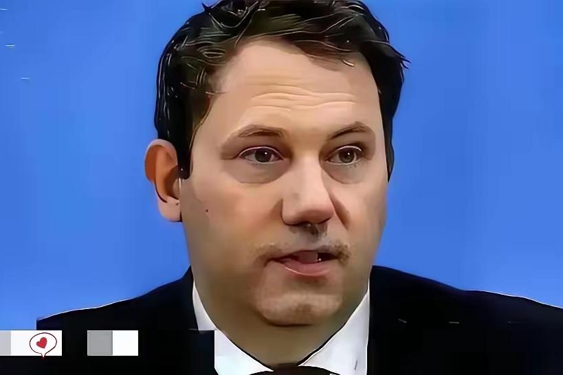 刚从中国访完回到德国的财长克林拜尔，一回国接受专访直接当着全德观众的面泼了冷水，