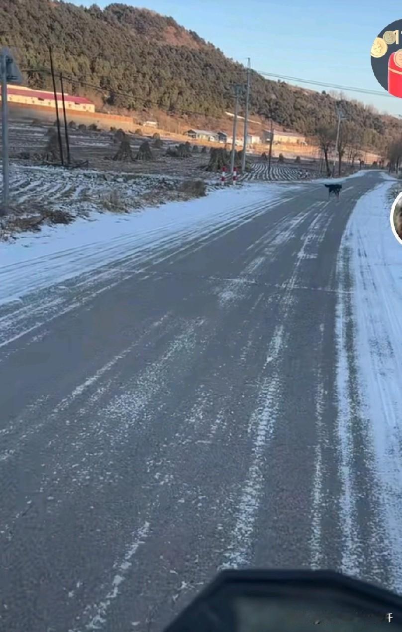 有钱人一年一百万家庭维持不下去，普通人月薪两三千

阶级断层断的太厉害，互相没法