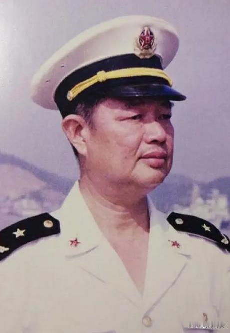 “英勇反击！”金一南教授说，“多亏了当年陈伟文将军果断亮剑，才让越南3艘军舰全部