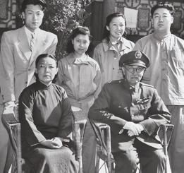 1914年，31岁的阎锡山娶了14岁的小妾，对她说：“我喜欢的是五姑娘，你负责传
