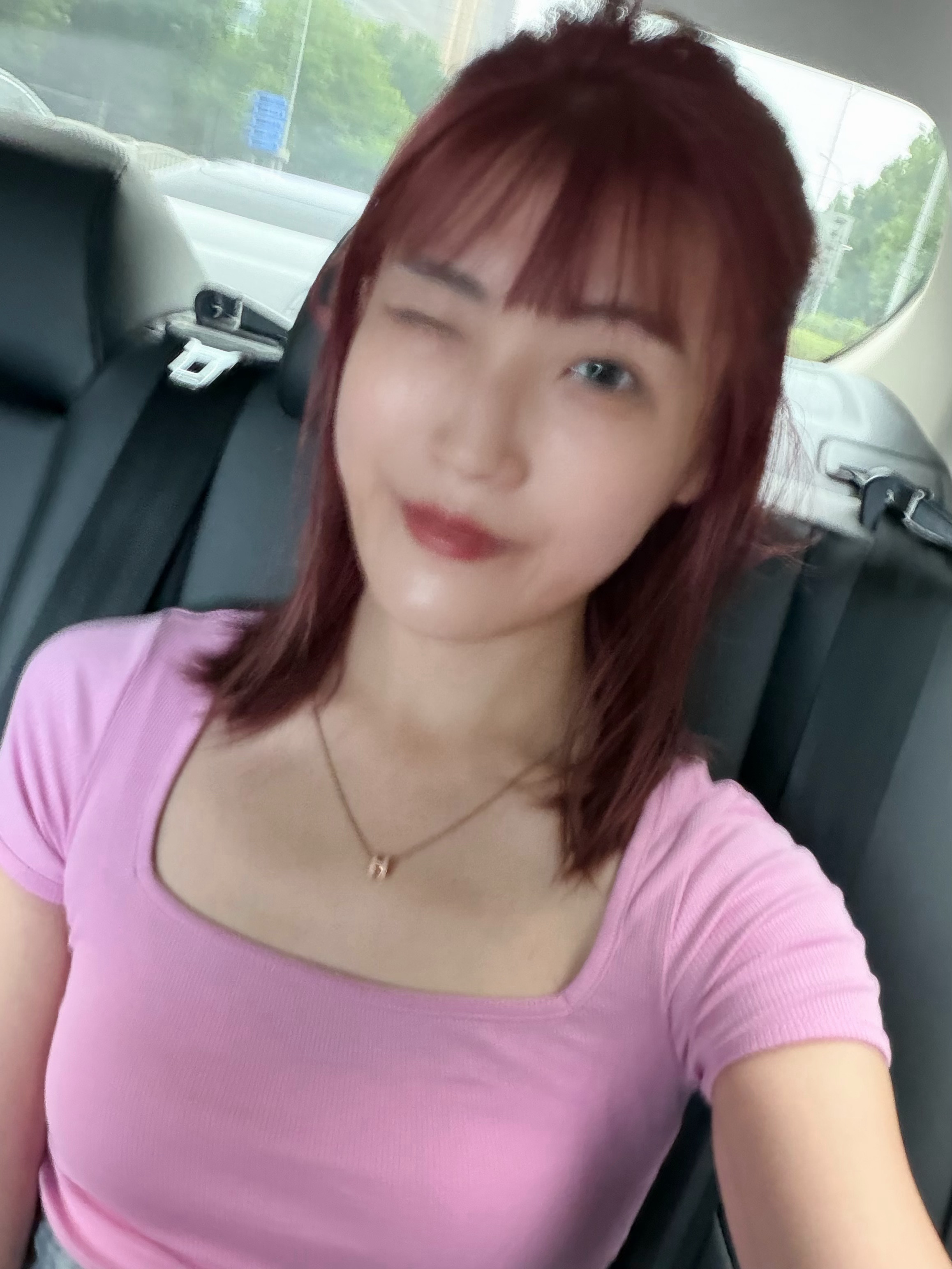 人类的悲欢真的并不相通。我今天斥巨资给脸打胖了。 