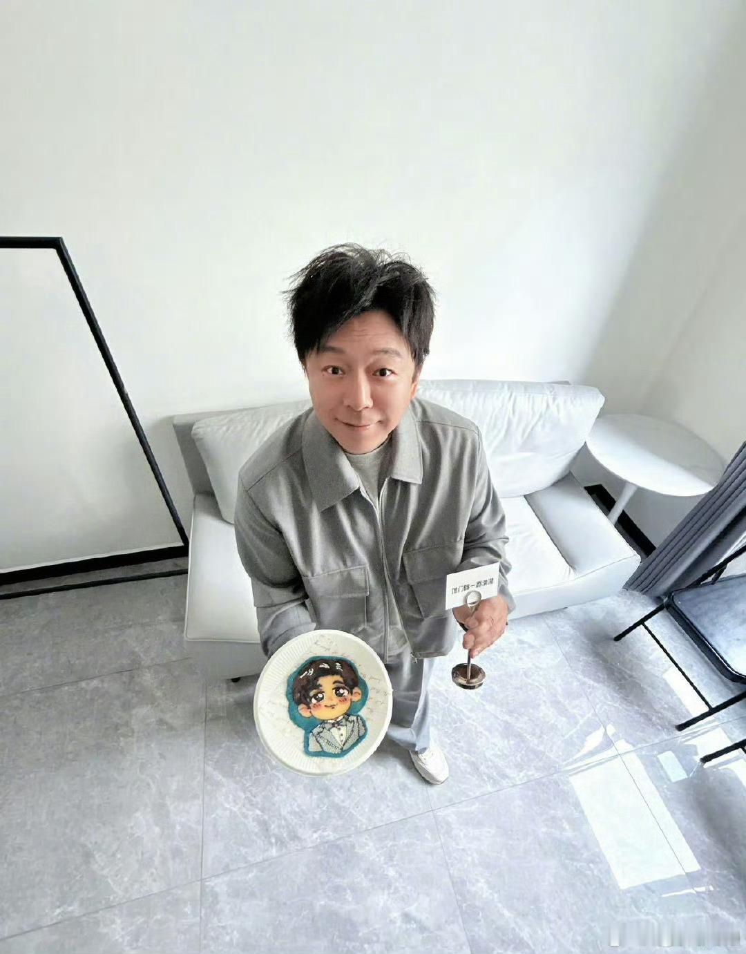 见过痛包痛楼第一次见痛饼的 笑不活了，痛文化居然卷到吃的了！以前只见过痛包痛楼，