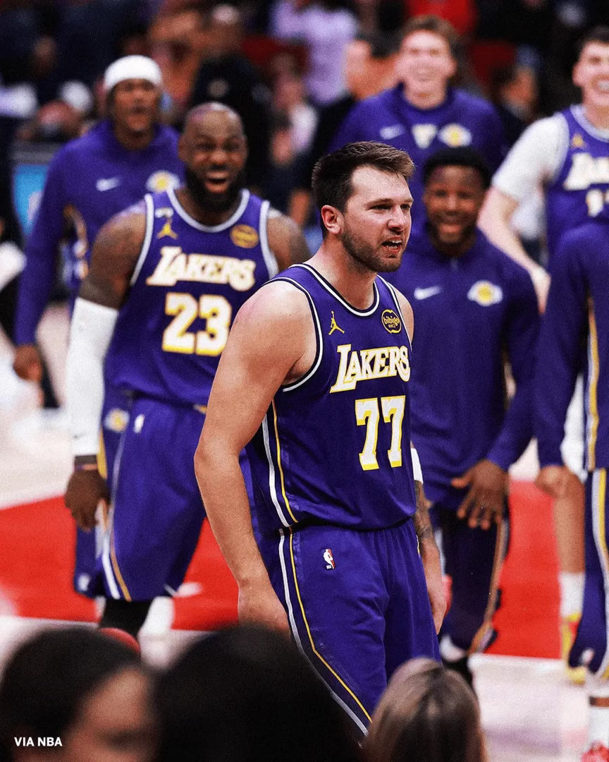 我湖本周五客场打雷霆，下周三主场再打雷霆！如果两场都能赢……算了不做梦了湖人战胜