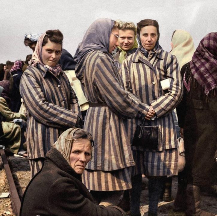 【拉文斯布吕克妇女集中营】
1939年5月15日，纳粹德国在拉文斯布吕克建立了一