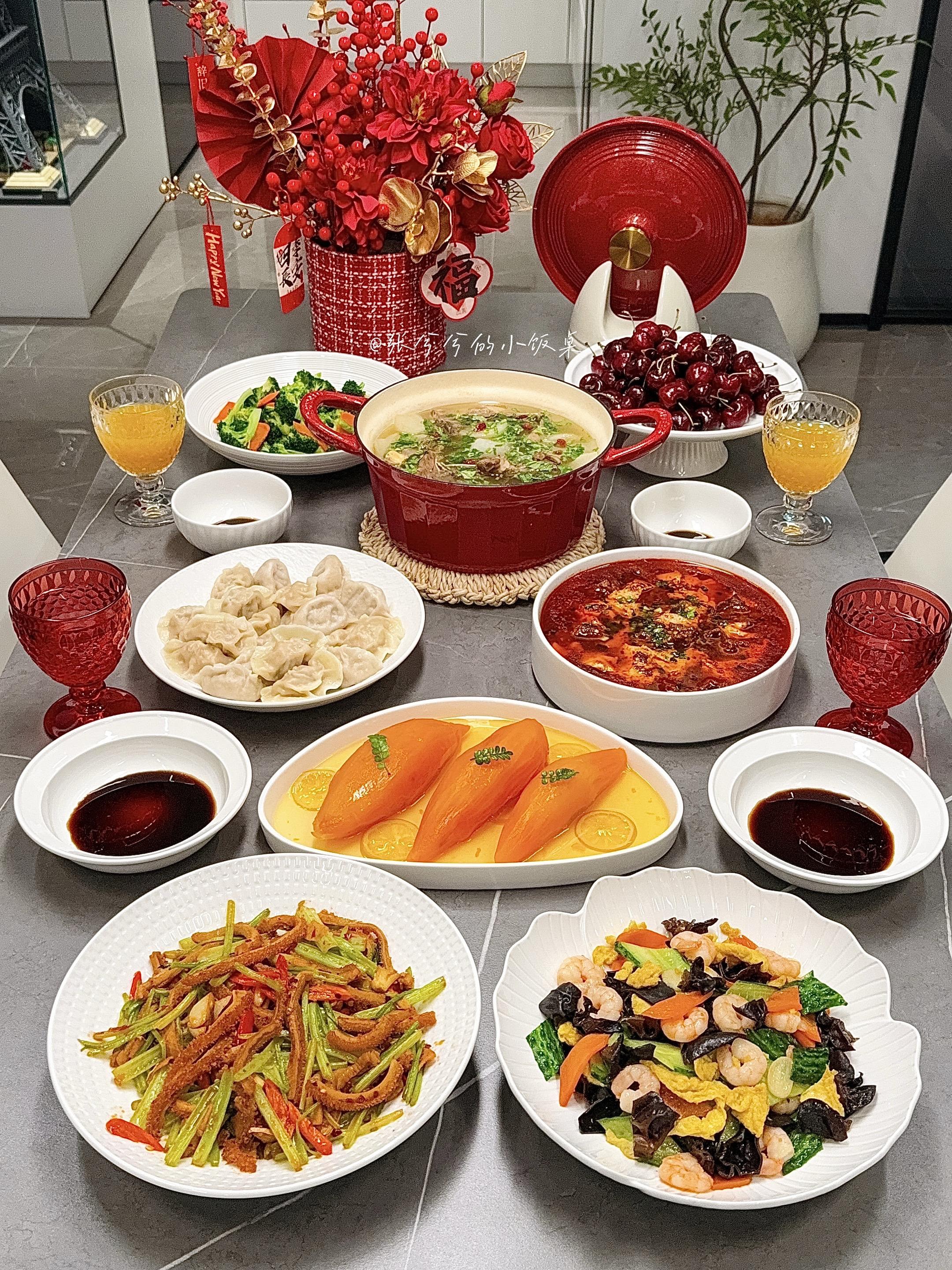 家宴分享🎉新年的氛围感从餐桌开始啦！家宴的意义从来不是盛宴，而是团圆...