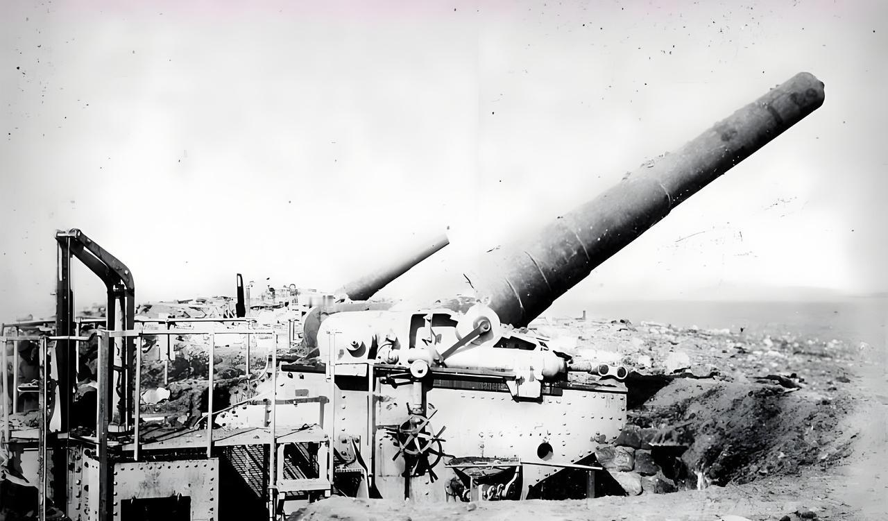 1895年4月17日上午11时40分，《马关条约》签订完毕。日方代表伊藤博文难掩