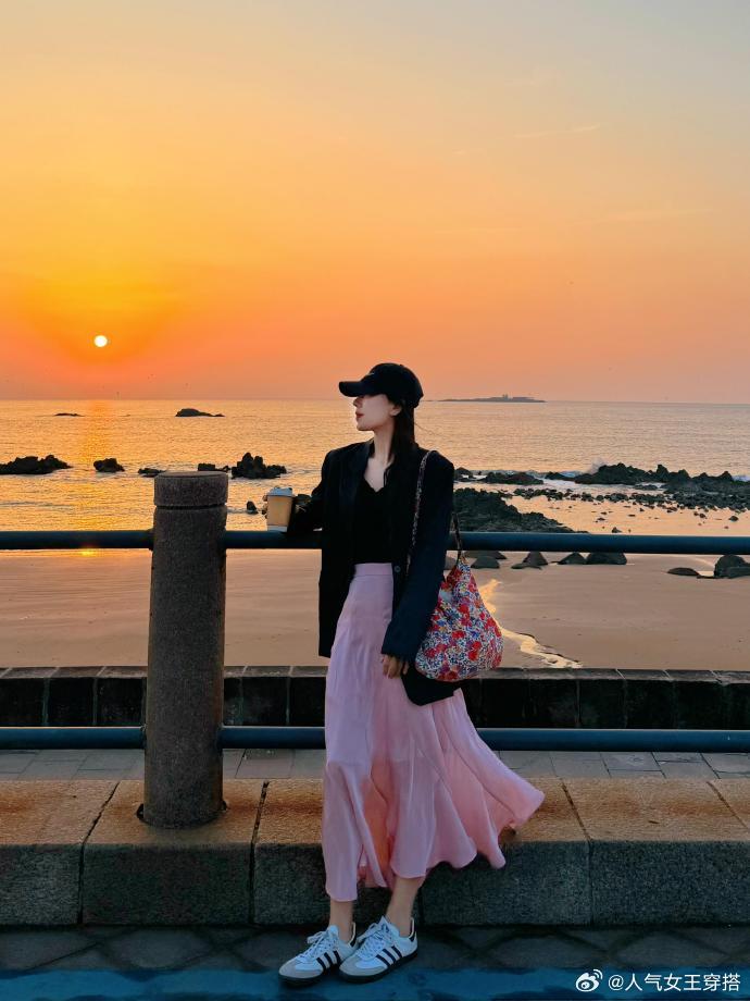 给普通女孩提供一些万能的拍照姿势 ​​​
