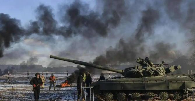 乌克兰，用40万人的伤亡和2000亿美元的债务，为美国拔掉了“俄罗斯”这颗眼中钉