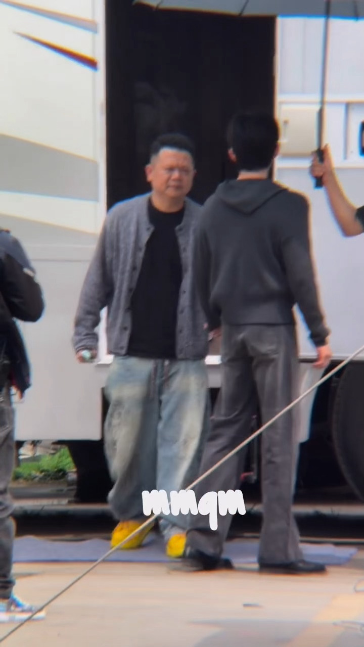 超导真的来探班王星越了！！！！花少导演探班王星越了