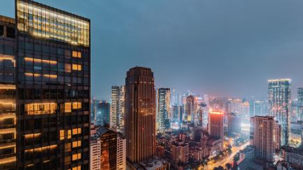 今天咱们不聊那些高不可攀的985、211，咱就实实在在聊一所成都的公办好大专——