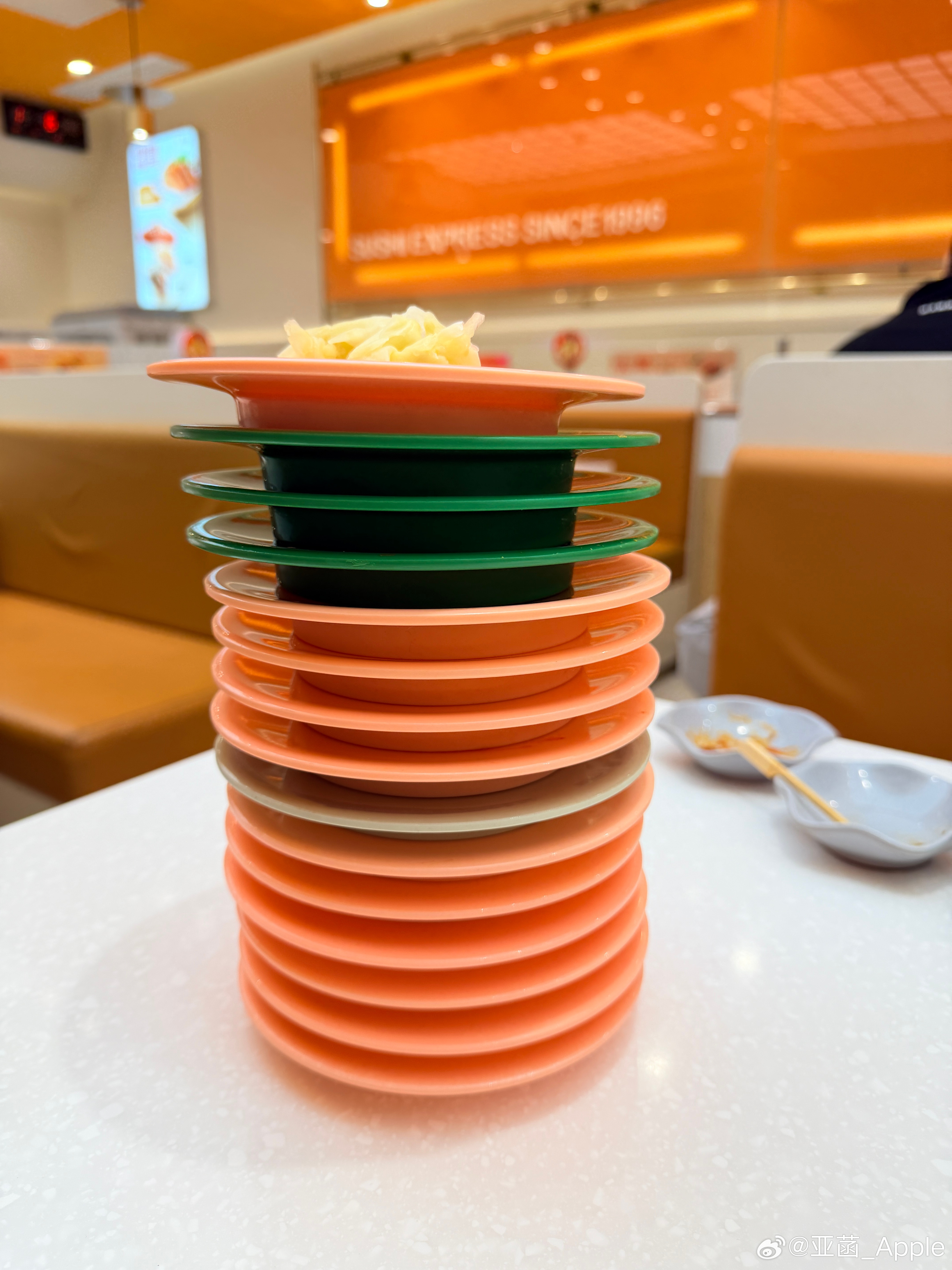 大家中午吃什么呀不知道吃什么的时候 回转寿司是个不错的选择菡菡子的日常我的日常p